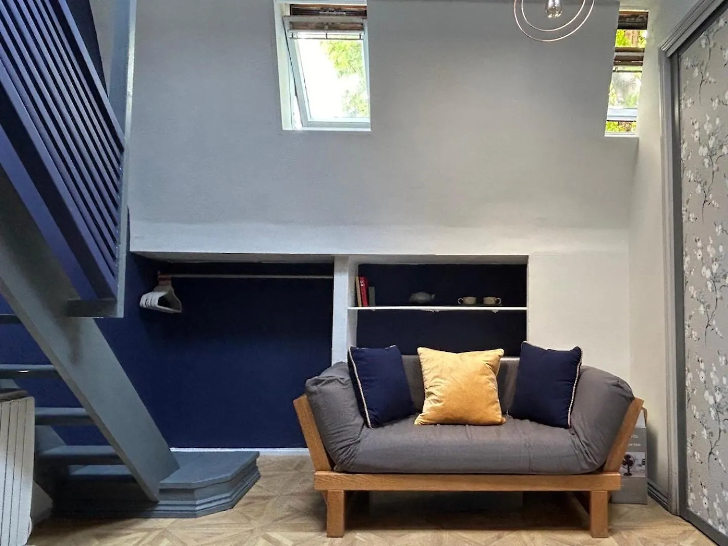Central Brighton Stylish Studio Apartment